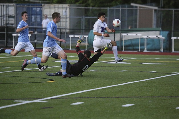 Issaquah had a number of scoring chances in its first round state tournament match against Gig Harbor