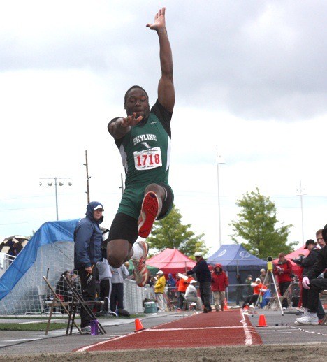 Kasen Williams clears a a new state record 50 feet