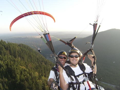 Jordan Acord and pilot Drew McNab soar in tandem off of Tiger Mountain.