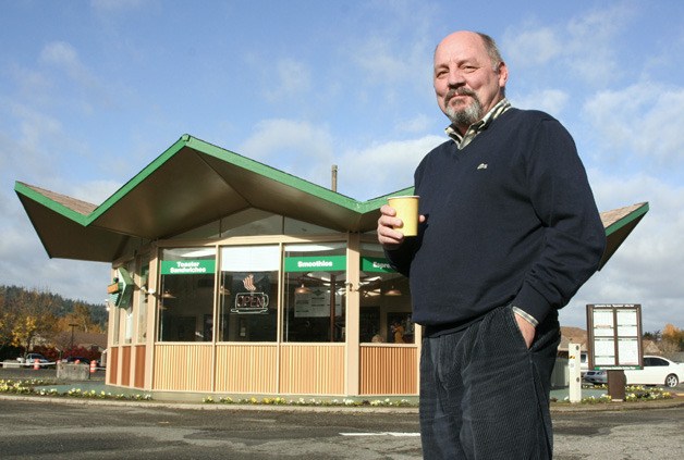 Bill Southwell has turned the iconic 1960s round building on Maple Street into a coffee shop called Mondos. Southwell got started in the coffee business at the same time as Starbucks and Tully’s