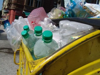 http://commons.wikimedia.org/wiki/Image:PET_bottles_in_a_trash_can_(Prague).jpg