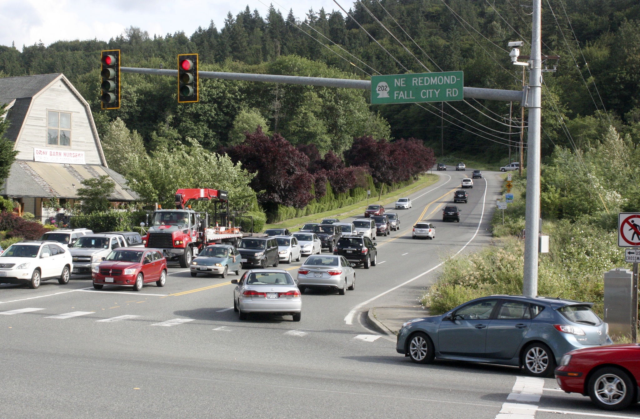 Megan Campbell/staff photoTraffic at 5:30 p.m. in Sammamish June 2 at Sahalee Way Northeast and State Route 202.