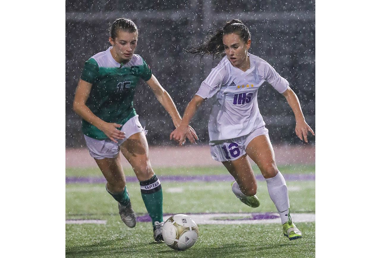 Woodinville defeats Issaquah in loser-out soccer contest