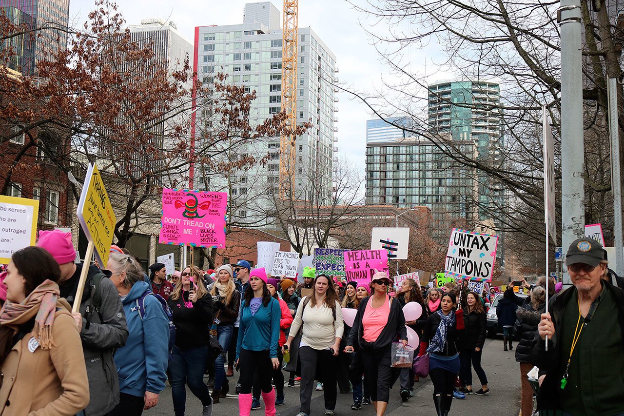 Issaquah mothers, daughters among 200,000 marchers at Seattle Women’s March