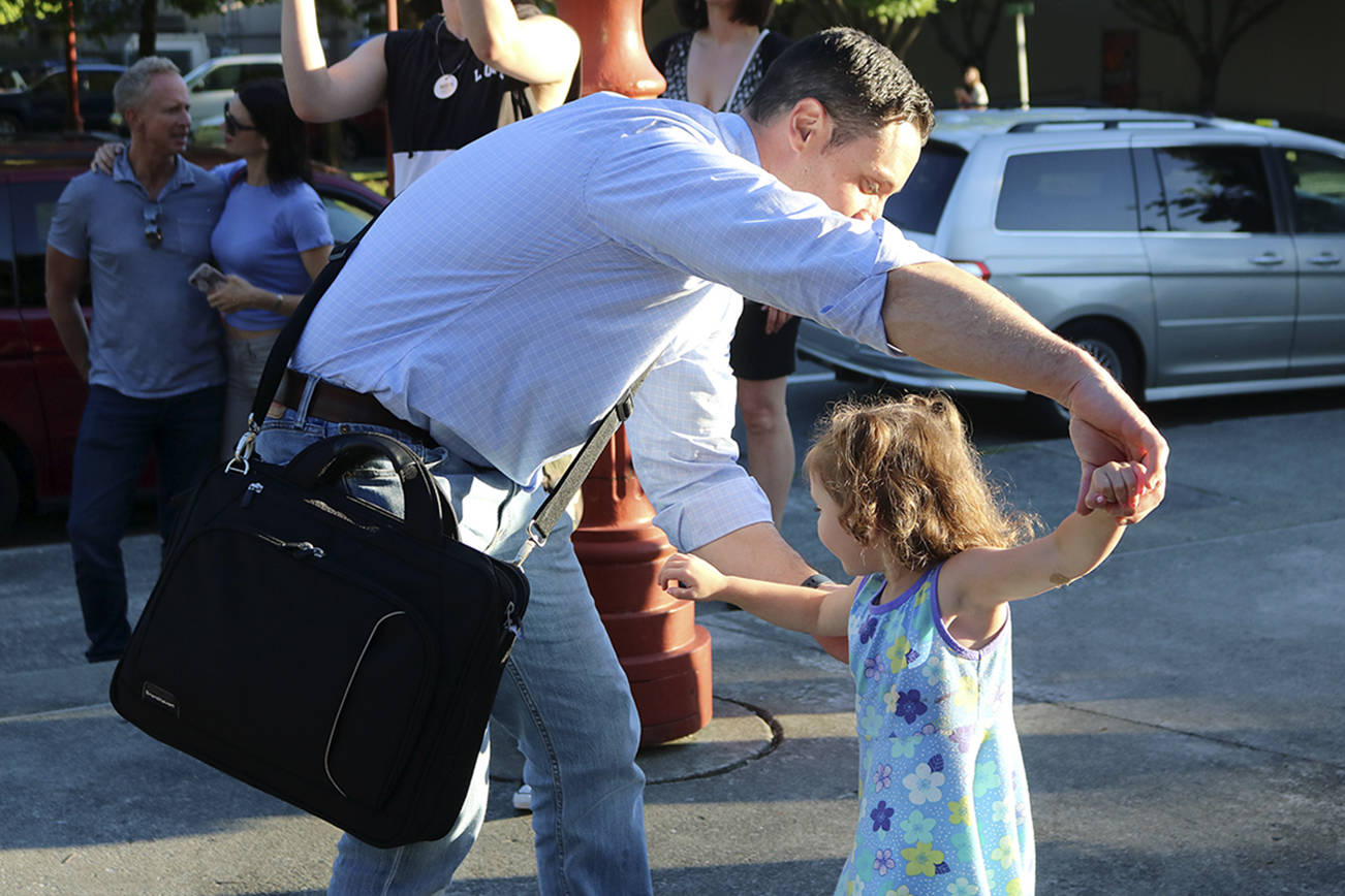 Issaquah residents get their groove on for Make Music Day
