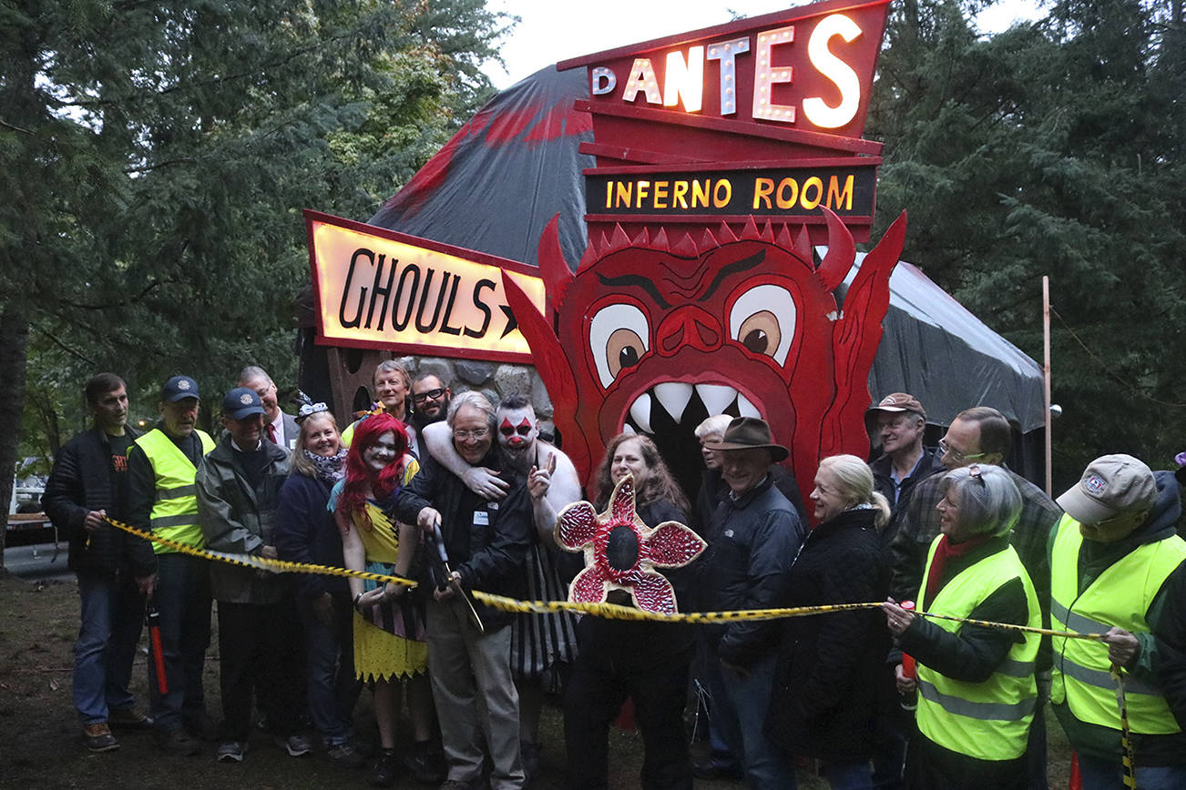 All-volunteer Nightmare at Beaver Lake spooks Sammamish for 14th year