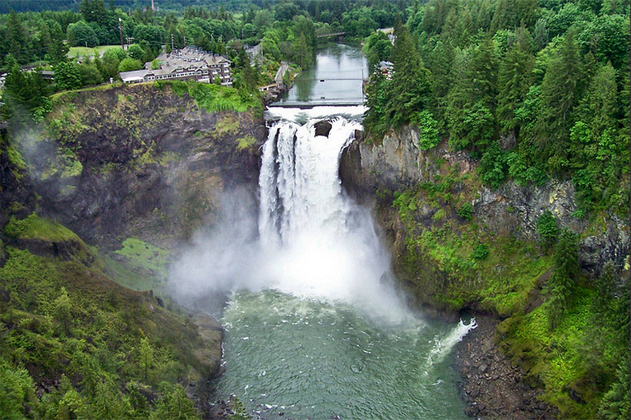 Puget Sound Energy built its first hydroelectric plant at Snoqualmie Falls in 1898. Photo courtesy of Puget Sound Energy