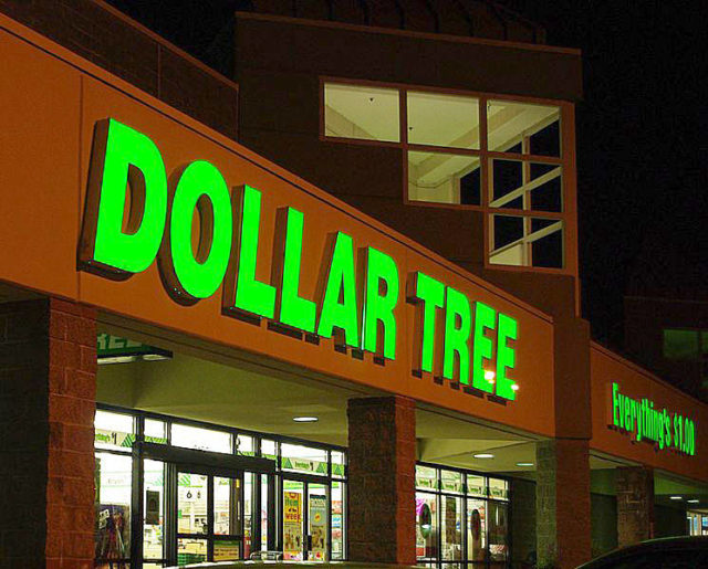 Dollar Tree celebrates 15,000th store opening in Issaquah Issaquah