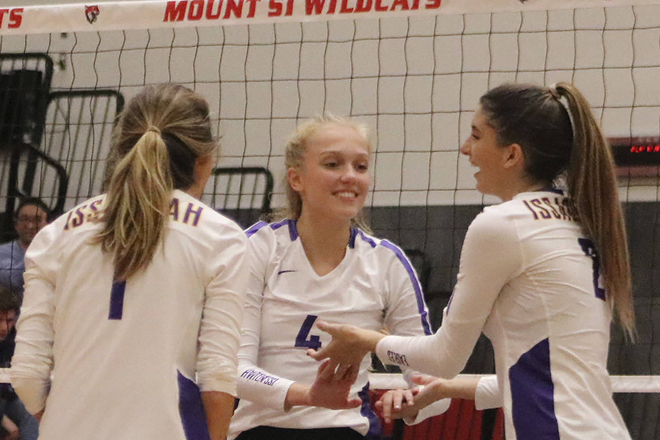 Issaquah volleyball rallies to beat Mount Si, 3-2