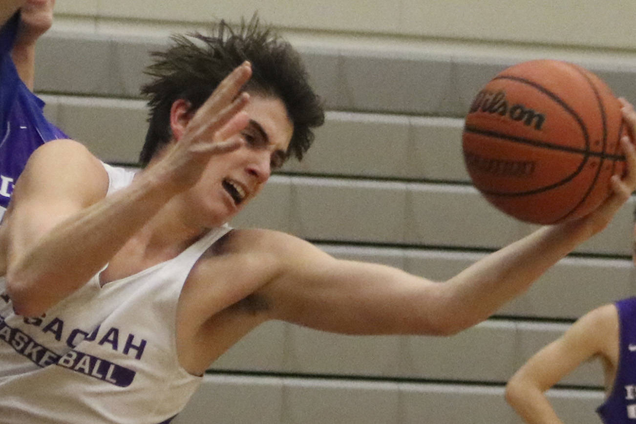 Issaquah basketball teams ready to tip off