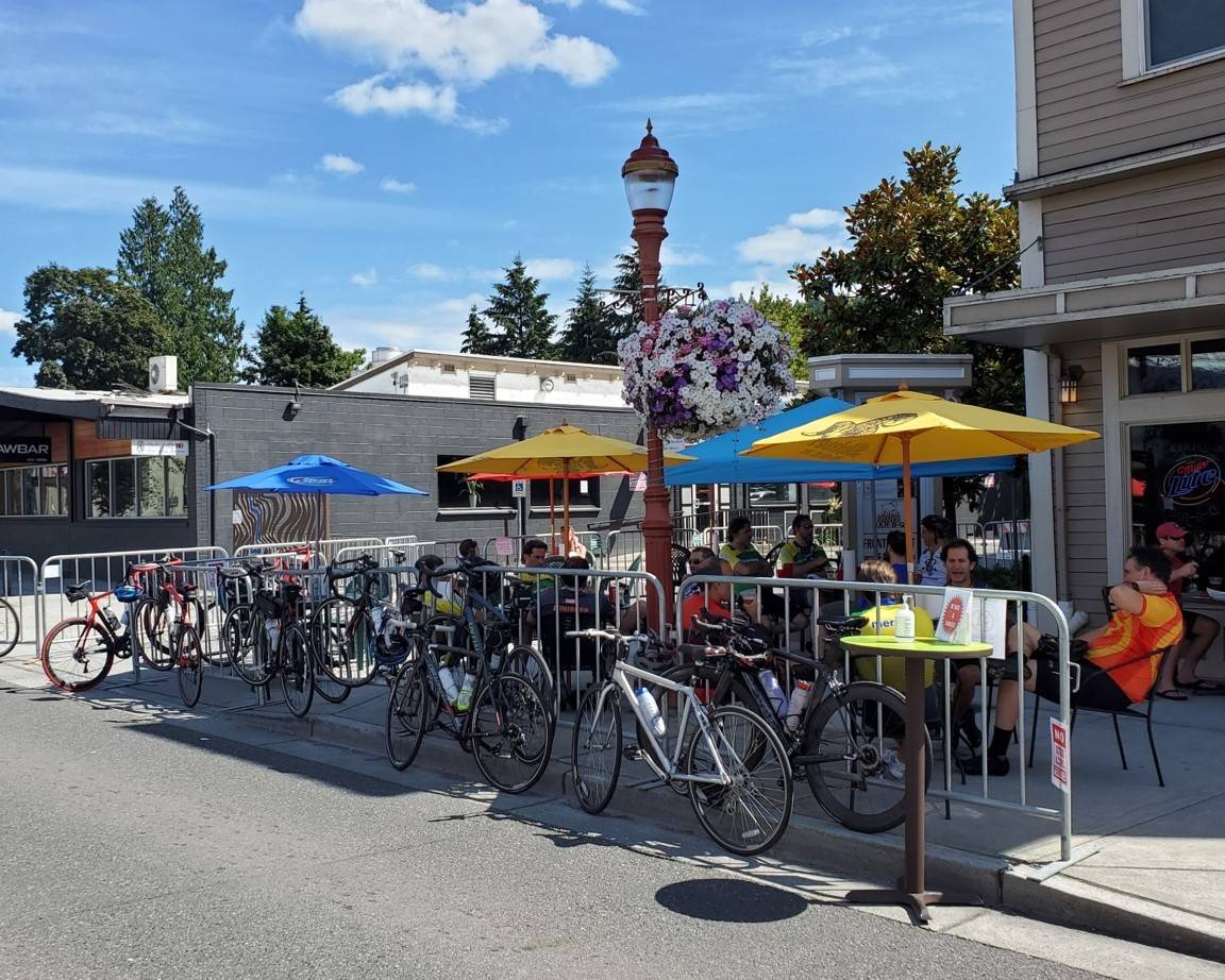 Restaurant front outside seating expanded during Al Fresco events (courtesy of Downtown Issaquah Association)