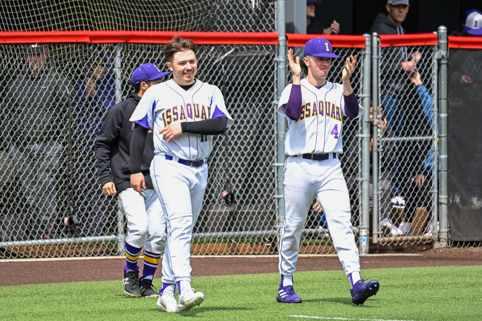 Issaquah baseball team defeats Newport in Kingco 4A playoff game