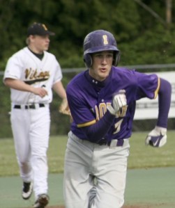 Issaquah's Michael Dixon breaks toward home