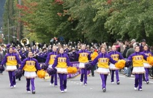 Issaquah High cheerleaders