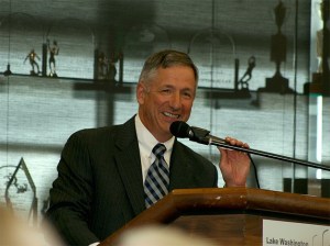 Seahawks and Sounders media host Tony Ventrella keynotes the Lake Washington Schools Foundation annual fundraising event.