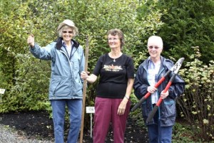 Issaquah Hatchery garden volunteers: (l-r) Pat McArthur