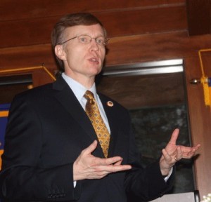 State Attorney General Rob McKenna addresses a Sammamish Rotary gathering Feb. 11 at Bellewood Retirement Apartments in Issaquah.