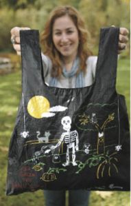 Corey Colwell-Lipson holds up a reusable