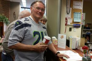 Over 30 seniors welcome trespassed senior back to Issaquah Valley Senior Center | UPDATE