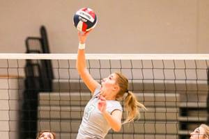 Skyline volleyball team defeats Issaquah in regular season finale