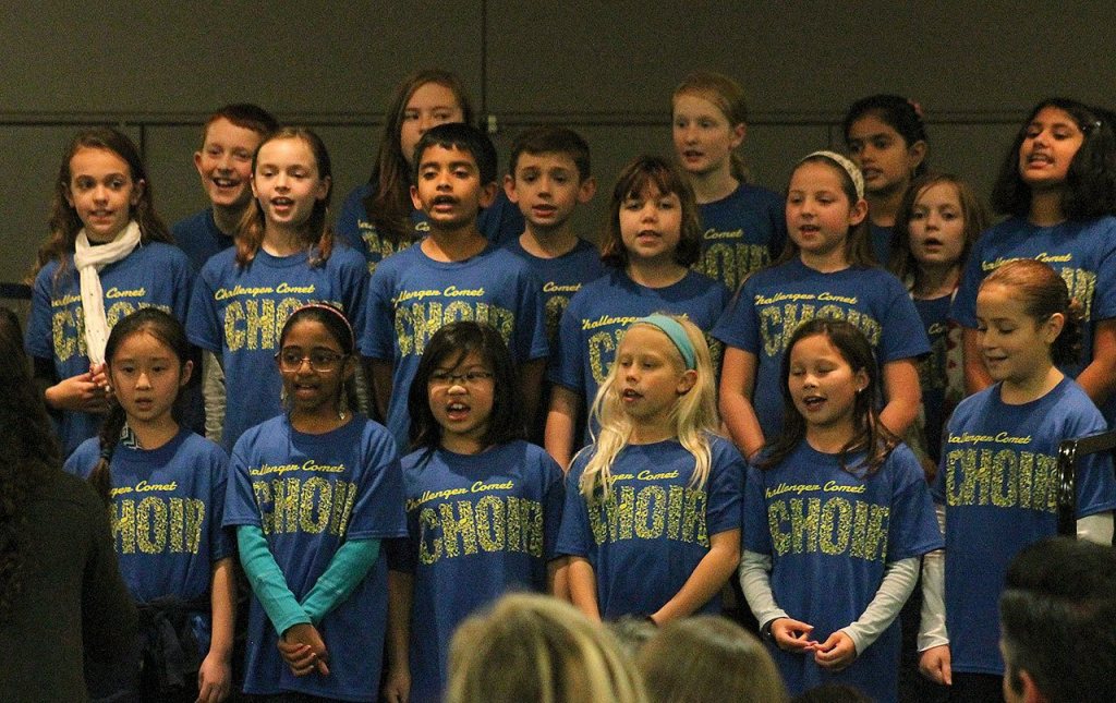 Residents usher in holiday cheer at ‘Very Merry Sammamish’ | Photos
