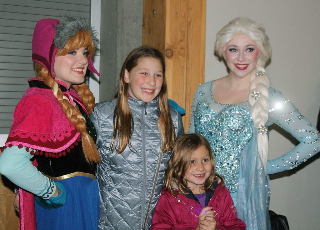 Residents usher in holiday cheer at ‘Very Merry Sammamish’ | Photos