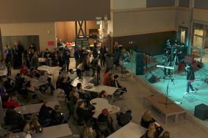 Gibson Ek hosts showcase