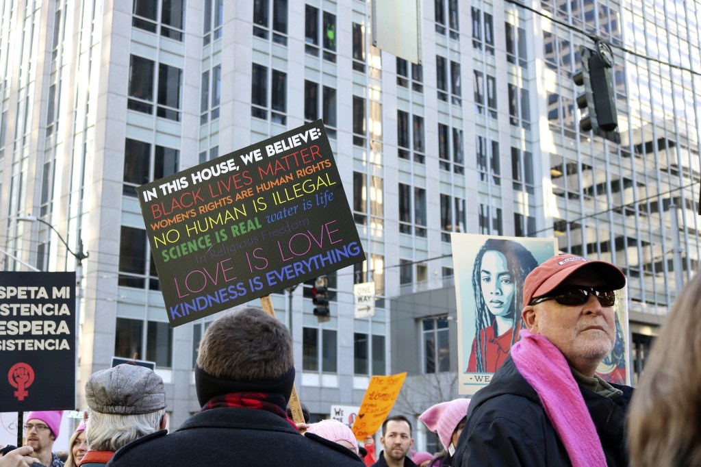 Issaquah mothers, daughters among 200,000 marchers at Seattle Women’s March