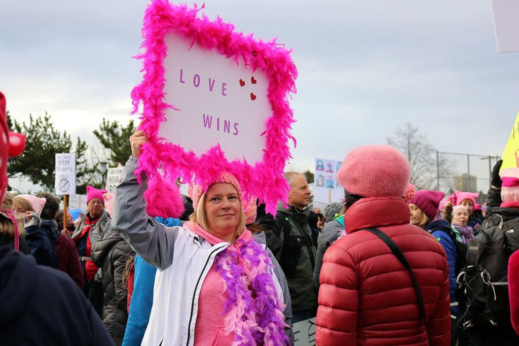 Issaquah mothers, daughters among 200,000 marchers at Seattle Women’s March