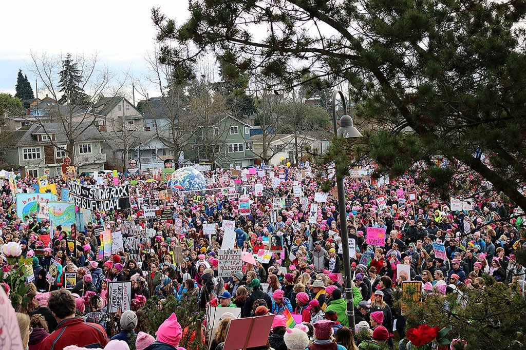 Issaquah mothers, daughters among 200,000 marchers at Seattle Women’s March