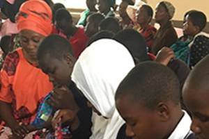 Sammamish woman’s nonprofit helps orphans in Africa | Sammamish Heroes