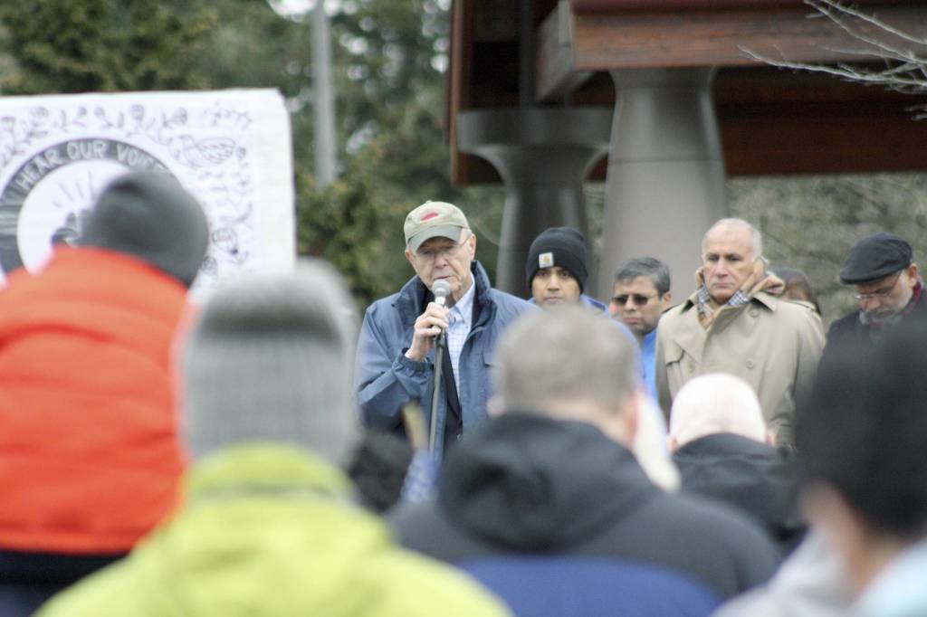South Asians lead resistance to hate crimes in Crossroads Park during vigil