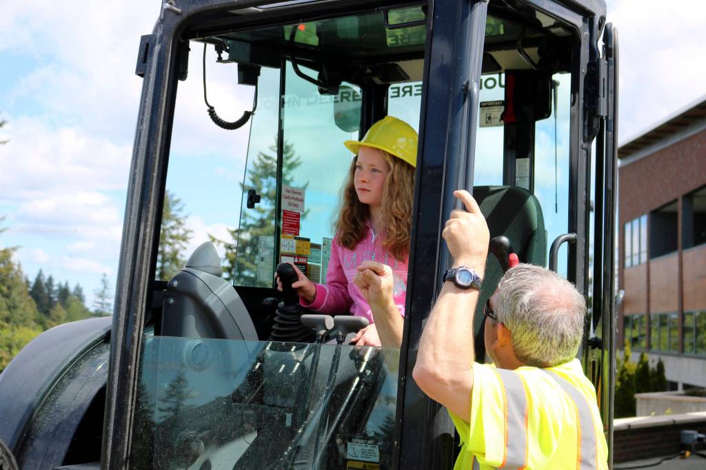 Thousands dig the rigs at Sammamish event