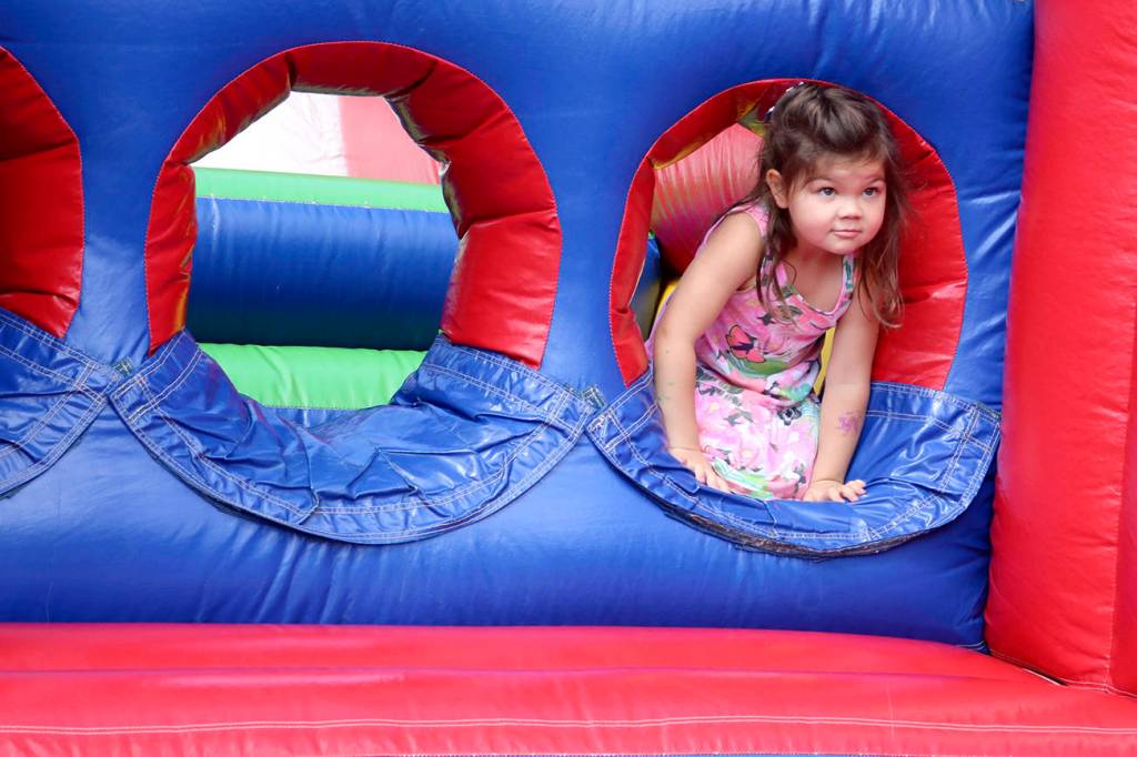 Thousands dig the rigs at Sammamish event