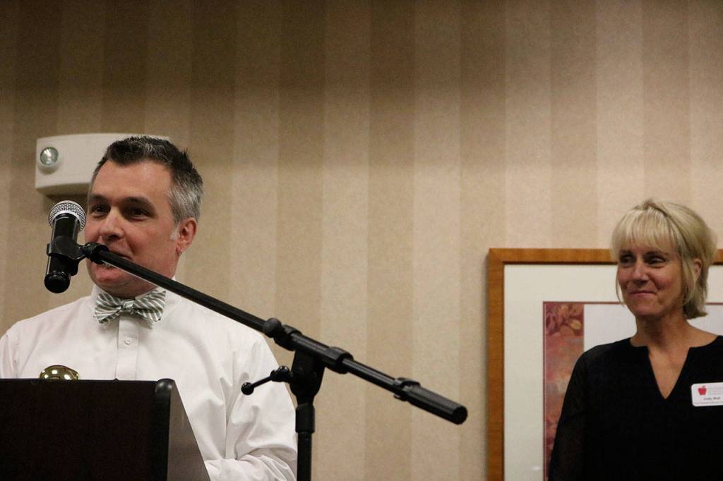 Blackburn accepts his award with a speech as Mull looks on. Nicole Jennings/staff photo