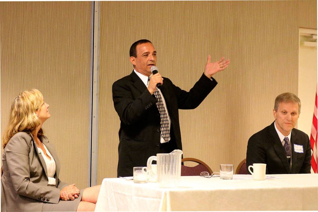 Candidate Claude Blumenzweig speaks about his ideas for how the city government can aid small businesses in Issaquah. Nicole Jennings/staff photo