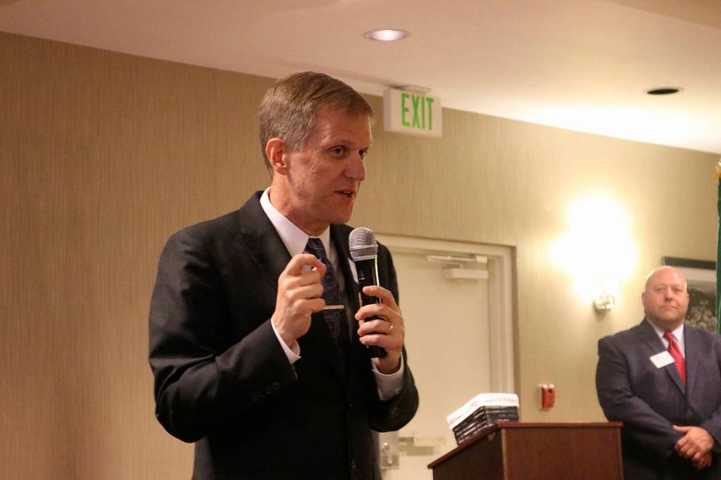 Candidate Paul Winterstein discusses Issaquah&rsquo;s traffic problems. Nicole Jennings/staff photo