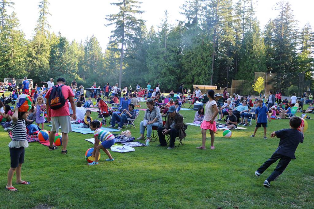 Funaddicts kick off Sammamish’s summer Concerts in the Park | Photos