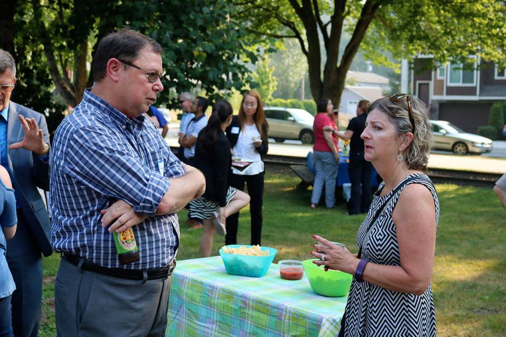 Issaquah Chamber members mingle, hula hoop and more at annual barbecue | Photos
