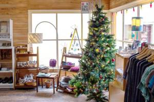 Holiday pop-up shop features unique handmade gifts in Issaquah