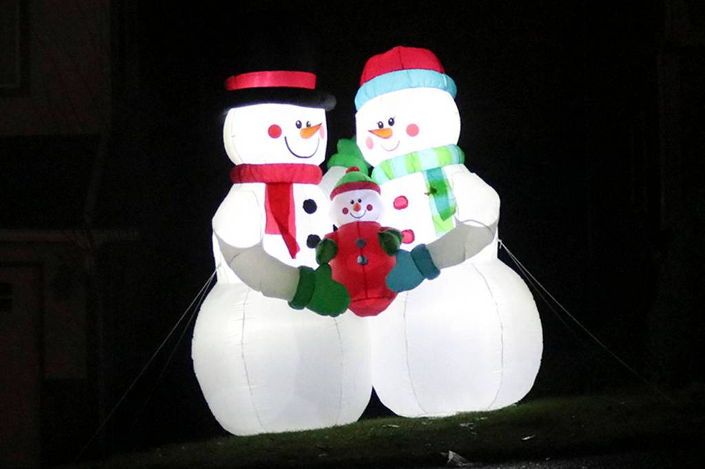 A snowman family. Nicole Jennings/staff photo