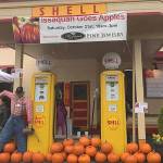 Third annual Issaquah Goes Apples