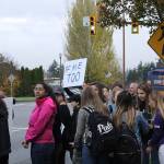 Skyline High School students and community protest perpetuation of rape culture following ISD lawsuit. Student holds sign that says #MeToo. Madison Miller/staff photo.