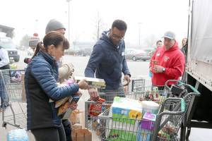 Food Drive held for Coast Guard members affected by government shutdown