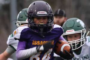 Issaquah Sophomore Gold Youth football team wins championship
