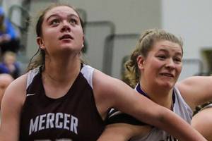 Eagles open up the new basketball season against Islanders