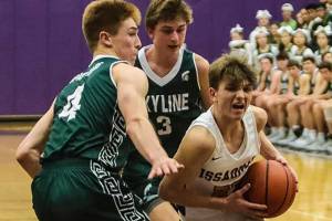 Late rally not enough for Issaquah boys in 70-61 loss to Skyline