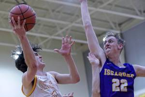 Howe scores 34 points to sink the Knights