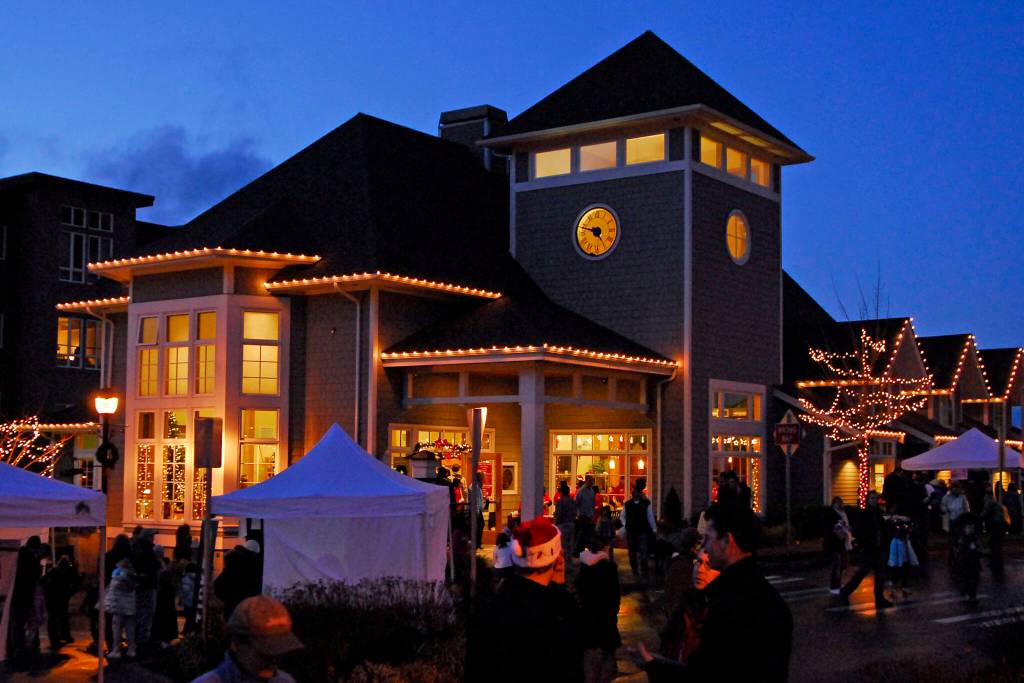 Blakely Hall lit up for the holiday pop-up market (Photo courtesy Issaquah Highlands)