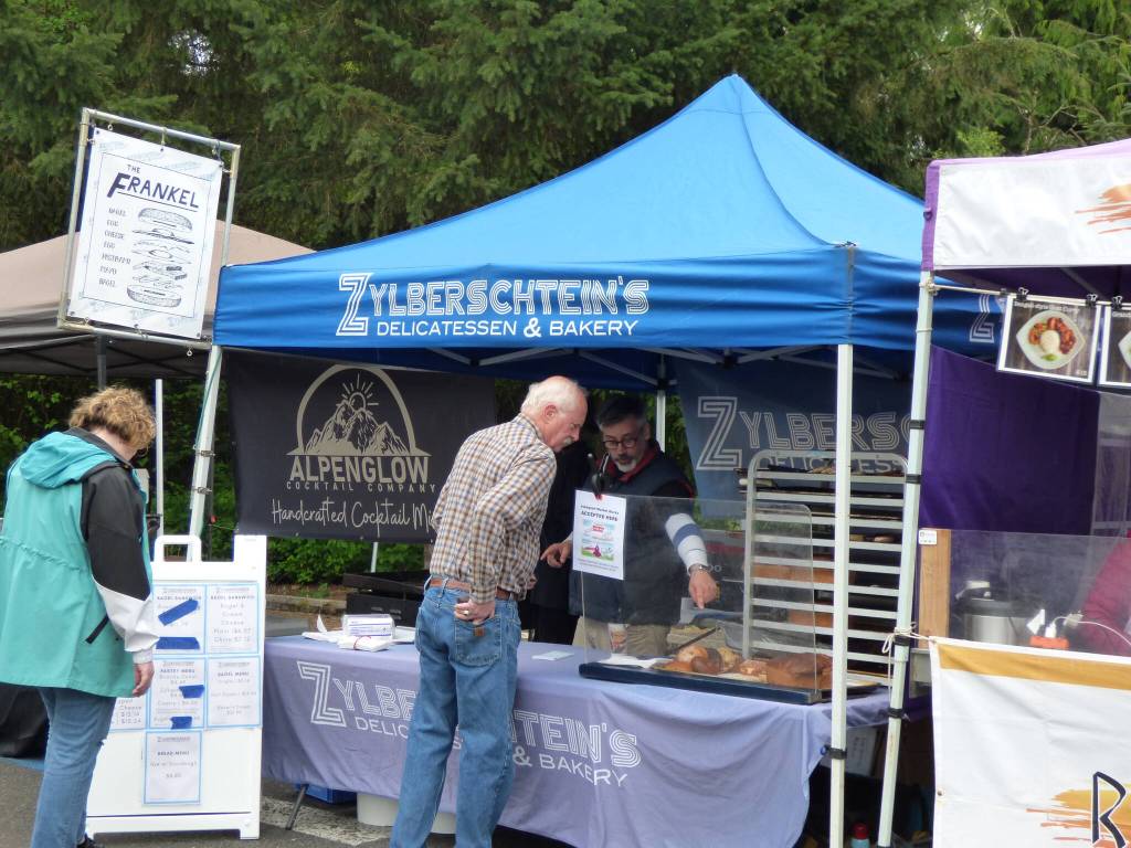 Alongside Zylberschteins baked goods, vendors offered various prepared meals, including Indian, Mexican, Italian and Chinese food, as well as seafood waffles, crepes, and other street food.